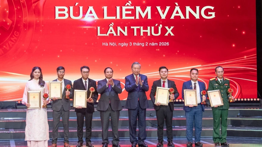 Toàn cảnh Lễ tuyên dương Bí thư chi bộ xuất sắc và trao giải Búa liềm Vàng